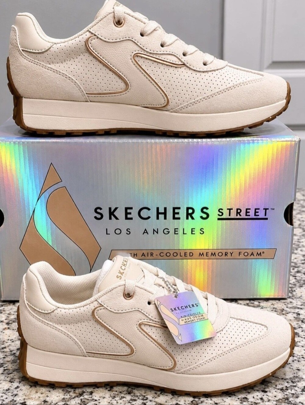 Skechers Cream Low-Top Sneakers with Gum Sole